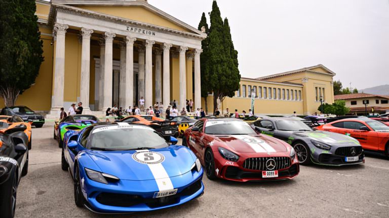 Γέμισε με supercars το Σύνταγμα – Δείτε τα πολυτελή αυτοκίνητα που συμμετέχουν στο «6to6 Motor Europe Tour»