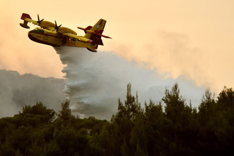 Φωτιά στο Αντίρριο με ισχυρούς ανέμους στην περιοχή – Ηχησε το 112 ΦΩΤΟ