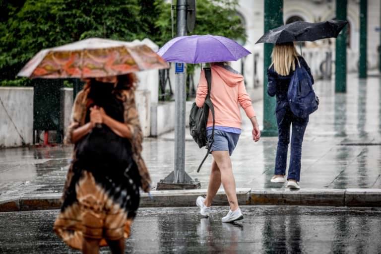 Καιρός – Μαρουσάκης: Επικίνδυνη μεταβολή του καιρού με καταιγίδες και χαλάζι – Ποιες περιοχές θα επηρεαστούν