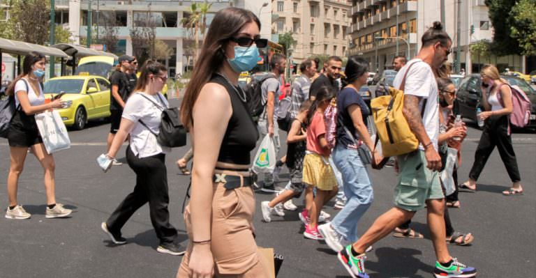 Κορωνοϊός: Σε θερινή έξαρση, τετραπλασιάστηκαν οι νοσηλευόμενοι – Έως πότε θα διαρκέσει