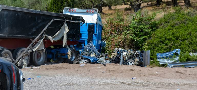 Ανείπωτη τραγωδία στη Μεσσηνία – Ένα βρέφος 12 μηνών και ένα 13χρονο κορίτσι στους 4 νεκρούς του τροχαίου