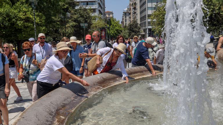 Καιρός: Αφόρητη ζέστη για 14η μέρα – Πού έδειξε πάνω από 42°C το θερμόμετρο