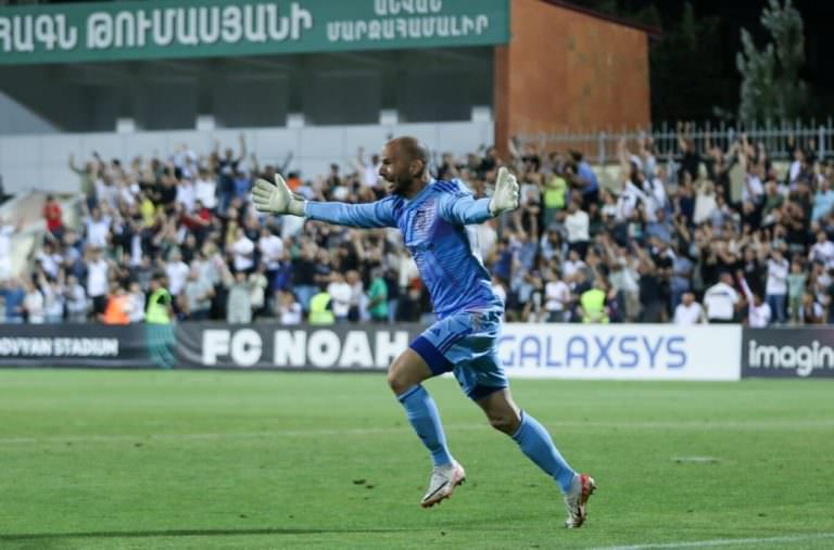 Conference League: Δείτε το αδιανόητο γκολ που έφαγε ο Στρακόσα από τον τερματοφύλακα της Νόα – Ιστορικό κάζο για την ΑΕΚ με ήττα 3-1