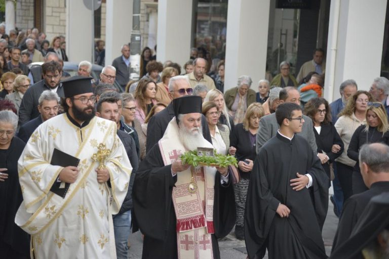 Αίγιο: Πάνδημη η συμμετοχή των πιστών στη Λιτανεία για να βρέξει!