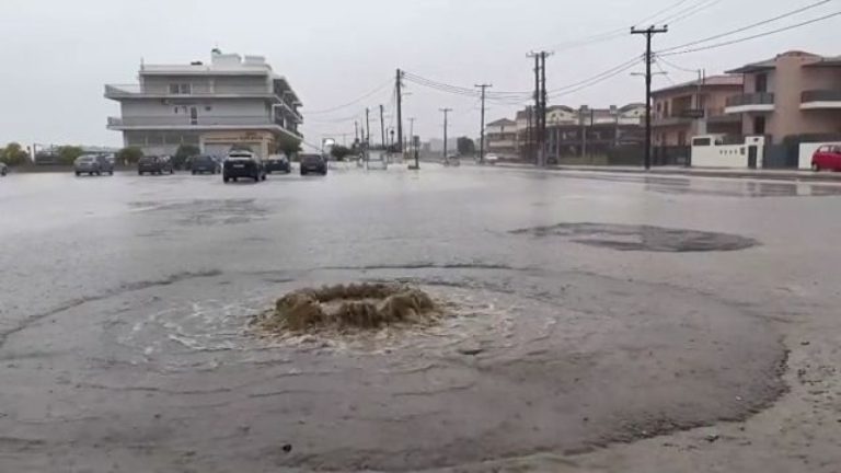 Ναύπλιο: Προβλήματα από την έντονη βροχόπτωση στους δρόμους