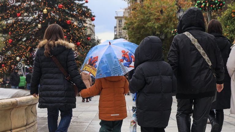 Καιρός: Ισχυρές βροχές και πτώση της θερμοκρασίας – Πού αναμένονται χιόνια